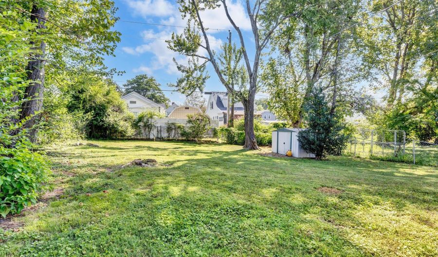 1630 Lodge St, Alcoa, TN 37701 - 2 Beds, 2 Bath