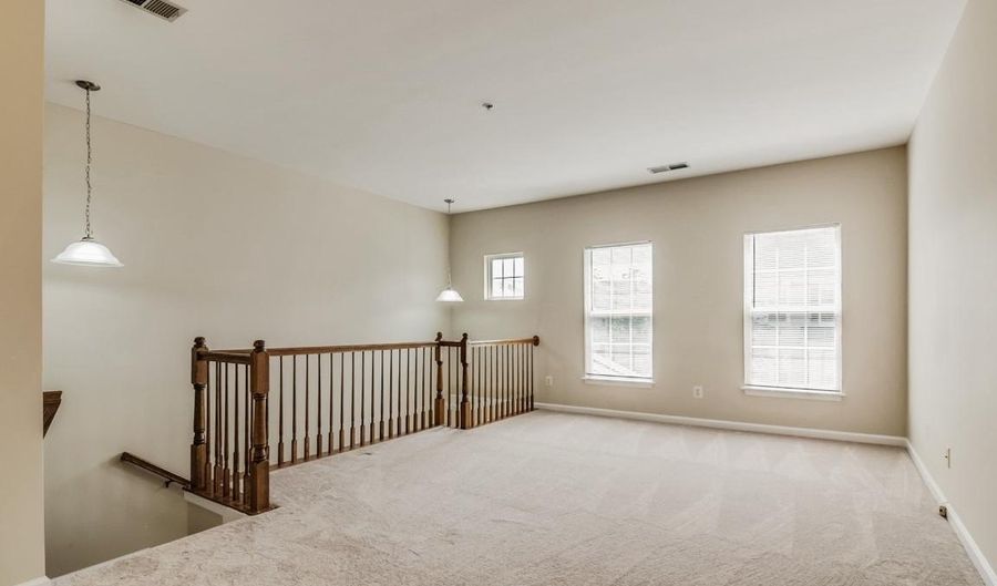 43028 OLD GALLIVAN Ter, Ashburn, VA 20147 - 2 Beds, 2 Bath