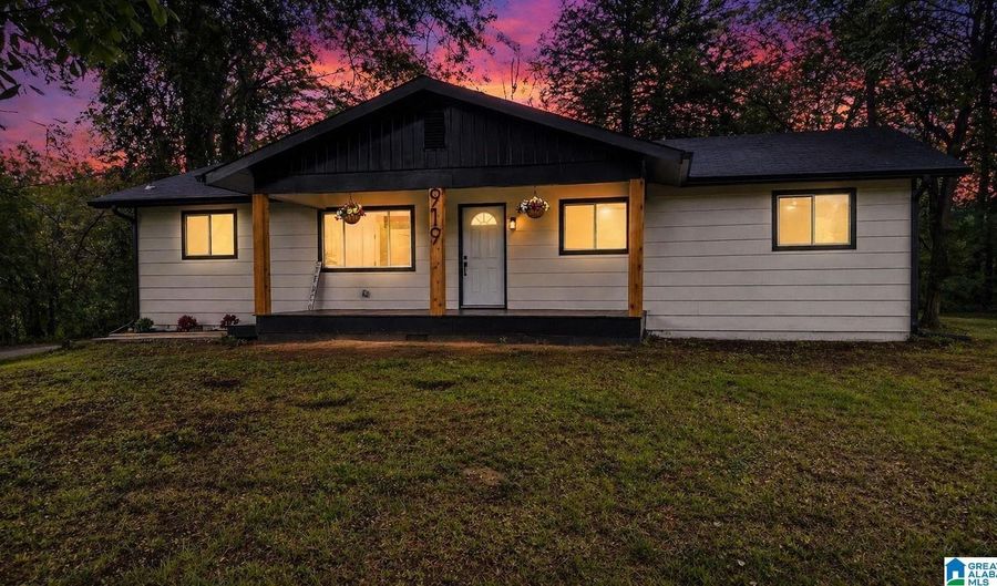 919 SW 3RD Ave, Alabaster, AL 35007 - 4 Beds, 2 Bath