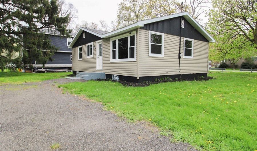 127 Brown St, Albion, NY 14411 - 3 Beds, 1 Bath