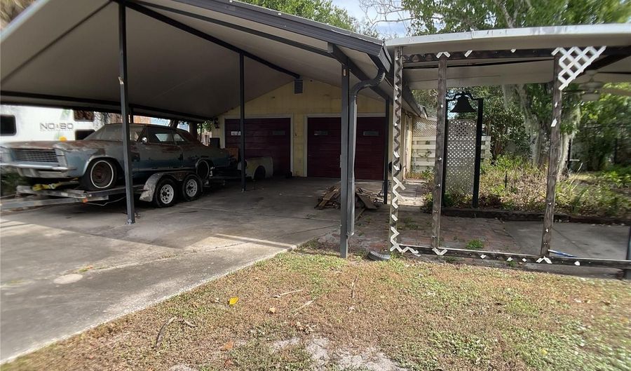 505 E OAK St, Arcadia, FL 34266 - 3 Beds, 2 Bath