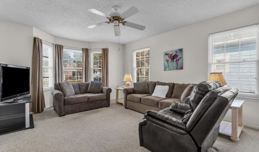 8 Dogwood Dr, Barnegat, NJ 08005 - 2 Beds, 2 Bath