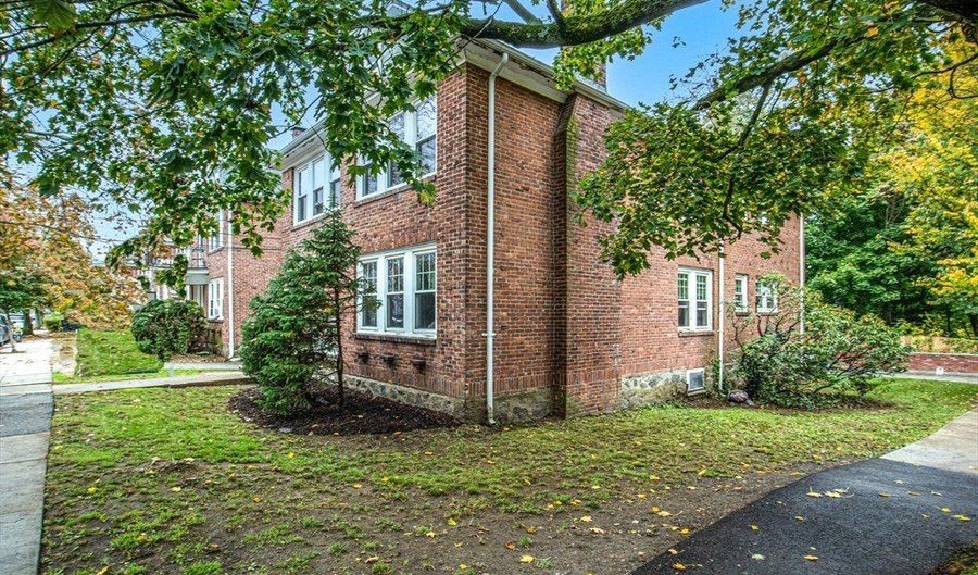 3 Portina Rd 3A, Boston, MA 02135 - 2 Beds, 1 Bath