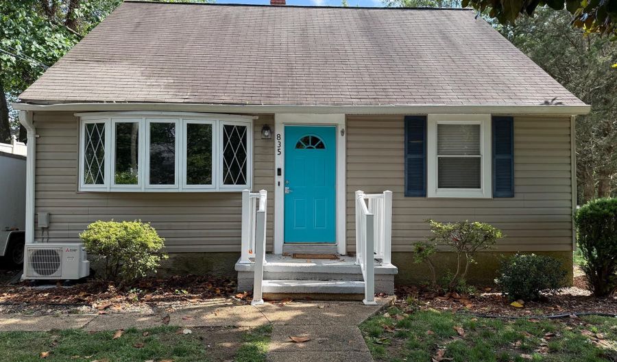 835 CLIFTON Ave, Arnold, MD 21012 - 4 Beds, 2 Bath