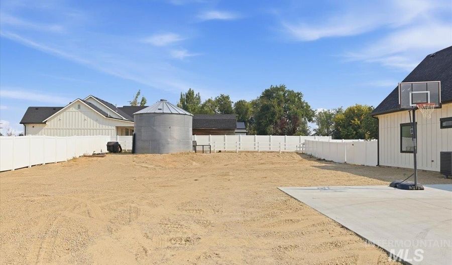 13958 Raptor Ln, Caldwell, ID 83607 - 5 Beds, 4 Bath