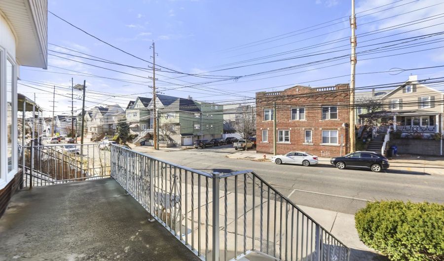 576 AVENUE E, Bayonne, NJ 07002 - 2 Beds, 1 Bath