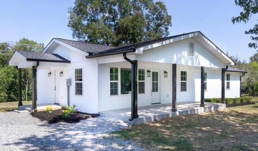 5405 Window Cliff Rd, Baxter, TN 38544 - 3 Beds, 2 Bath