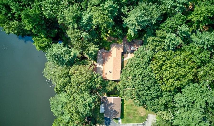 6 Pine Ln, Johnston, RI 02919 - 2 Beds, 2 Bath