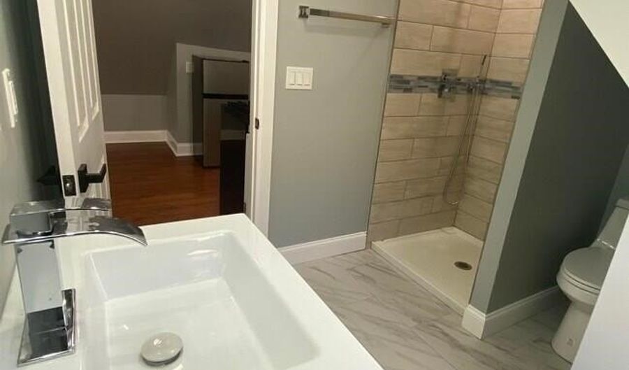 24 W 35TH St 4, Bayonne, NJ 07002 - 2 Beds, 1 Bath