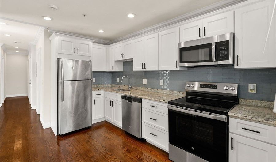 39-41 W Walnut Park, Boston, MA 02119 - 14 Beds, 6 Bath