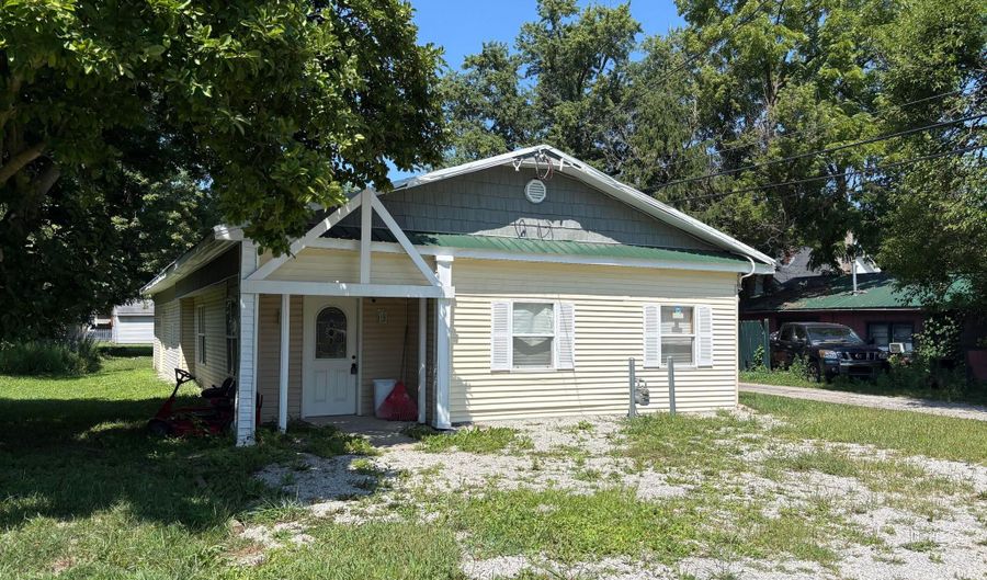 1 S Central St, Ashley, OH 43003 - 2 Beds, 2 Bath