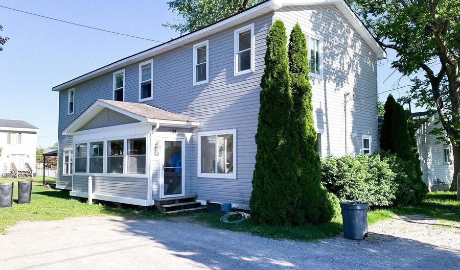 134 Eckfield, Algonac, MI 48001 - 5 Beds, 3 Bath