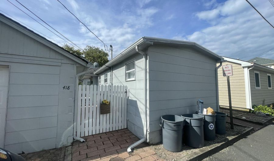 418 Woodland Ln Rear House, Avon By The Sea, NJ 07717 - 1 Beds, 1 Bath
