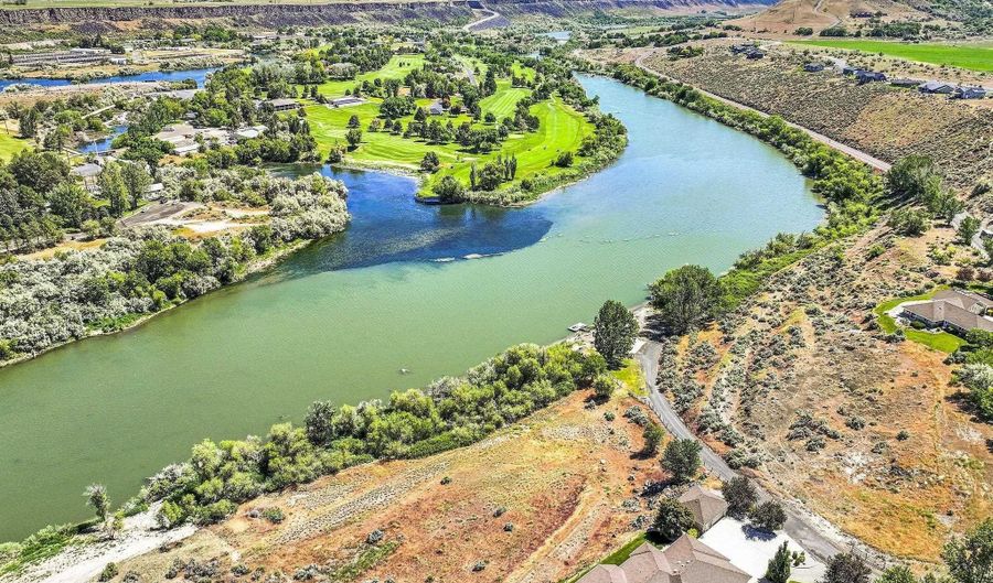 4485 Silver Creek Rd, Buhl, ID 83316 - 3 Beds, 2 Bath