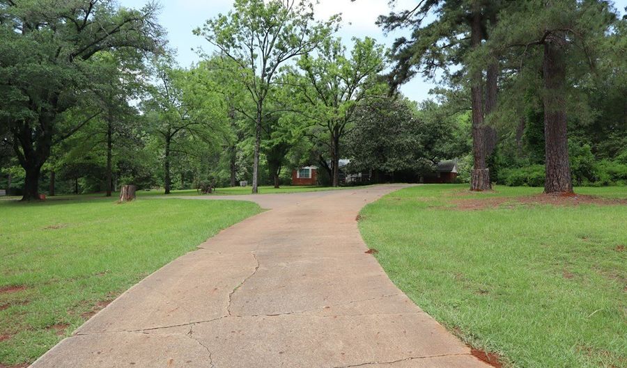 4269 Hwy 21 W, Alto, TX 75925 - 3 Beds, 2 Bath