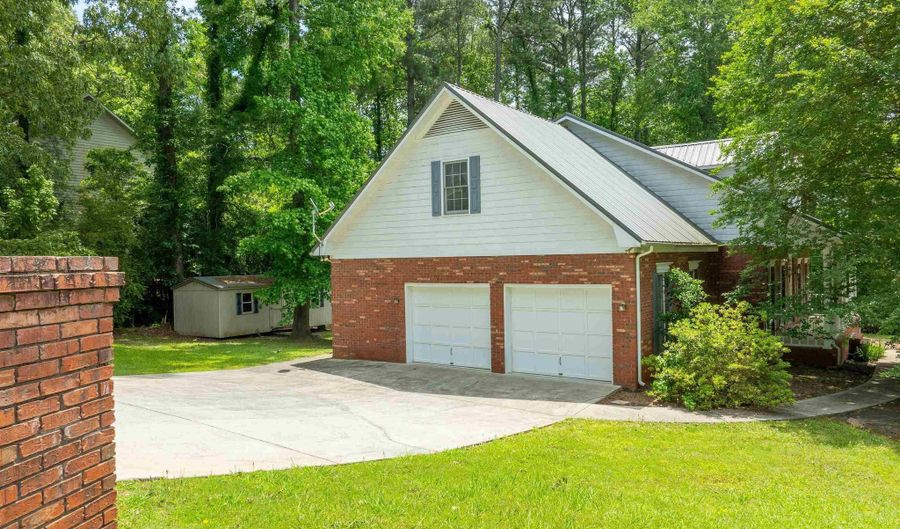 1244 STILLWATER Rd, Anniston, AL 36207 - 4 Beds, 3 Bath
