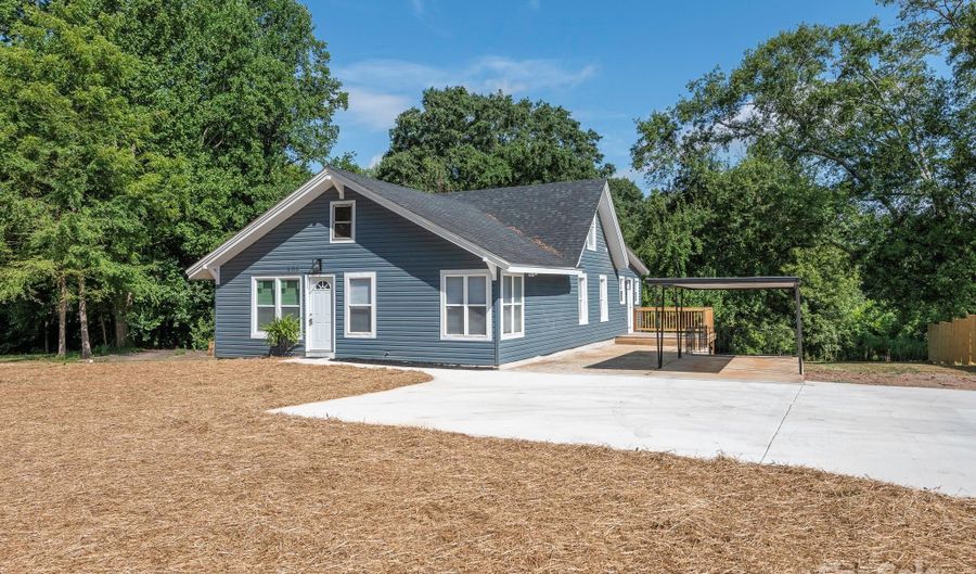 606 W Pine St, Blacksburg, SC 29702 - 3 Beds, 2 Bath