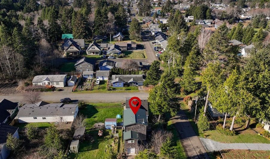 101 S Quadrant St, Rockaway Beach, OR 97136 - 3 Beds, 3 Bath