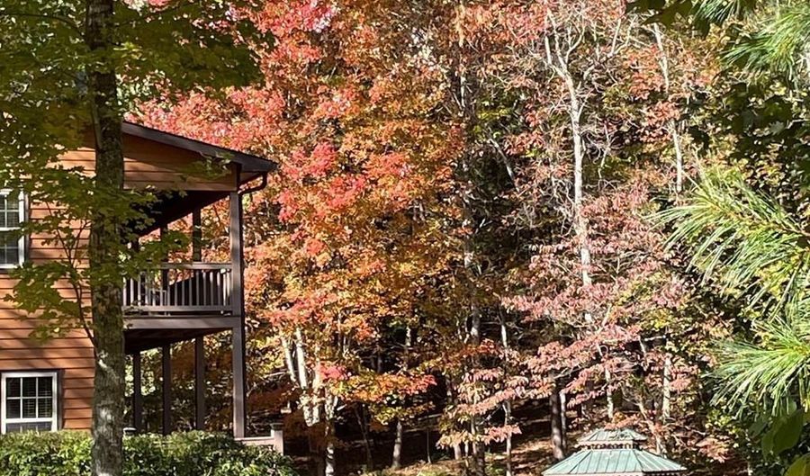 82 Rileigh Ridge Rd, Blairsville, GA 30512 - 2 Beds, 3 Bath