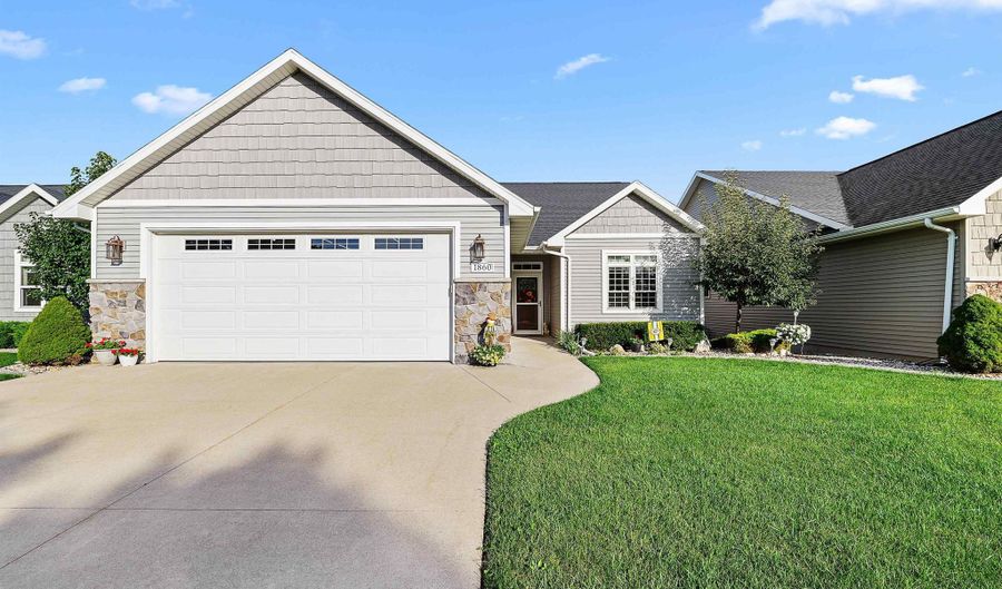 1860 N MARGARET St, Appleton, WI 54913 - 2 Beds, 3 Bath