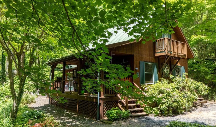 8 Westward Way, Bakersville, NC 28705 - 3 Beds, 2 Bath