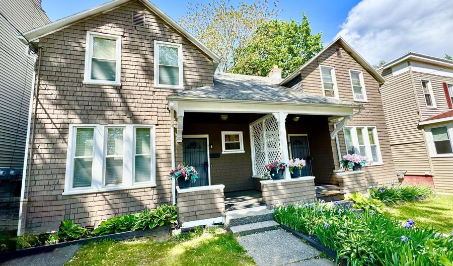 19-21 Bonheim St, Albany, NY 12204 - 6 Beds, 2 Bath