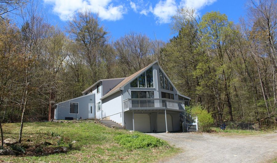 758 Cherry Brook Rd, Canton, CT 06019 - 3 Beds, 2 Bath