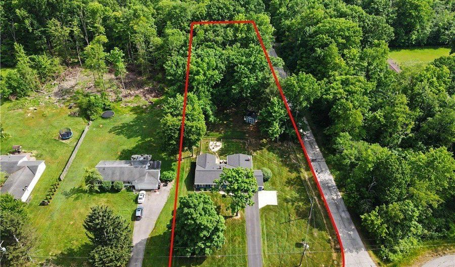 1223 Aurora Hill Dr, Aurora, OH 44202 - 3 Beds, 2 Bath