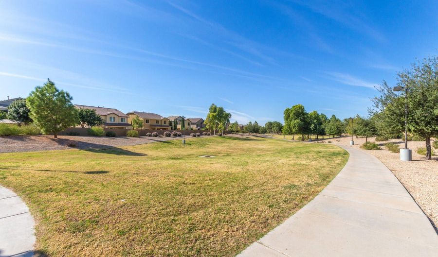 4769 E KARSTEN Dr, Chandler, AZ 85249 - 4 Beds, 3 Bath