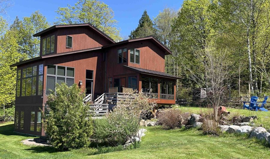 335 Valley View Dr, Addison, VT 05491 - 3 Beds, 3 Bath