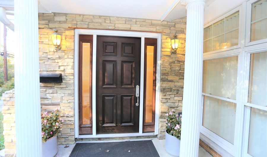 9705 FERNWOOD Rd, Bethesda, MD 20817 - 5 Beds, 5 Bath