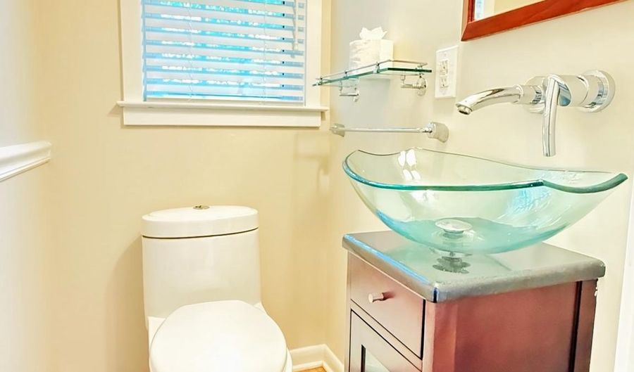 9303 FERNWOOD Rd, Bethesda, MD 20817 - 4 Beds, 3 Bath