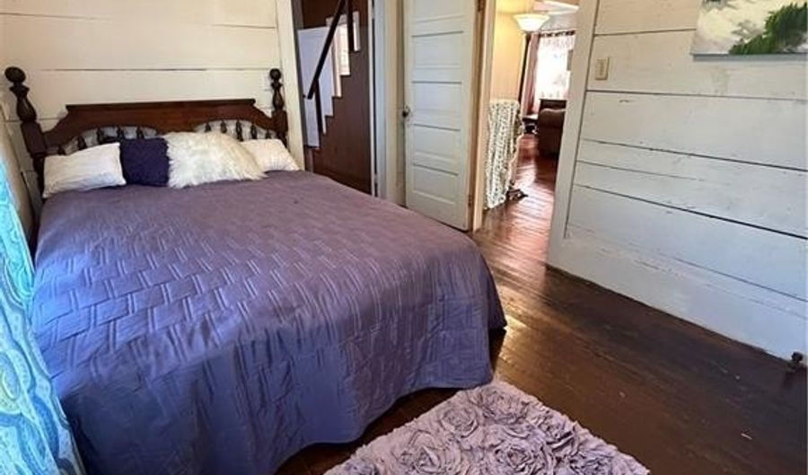 409 NW 1st St, Atkins, AR 72823 - 4 Beds, 1 Bath