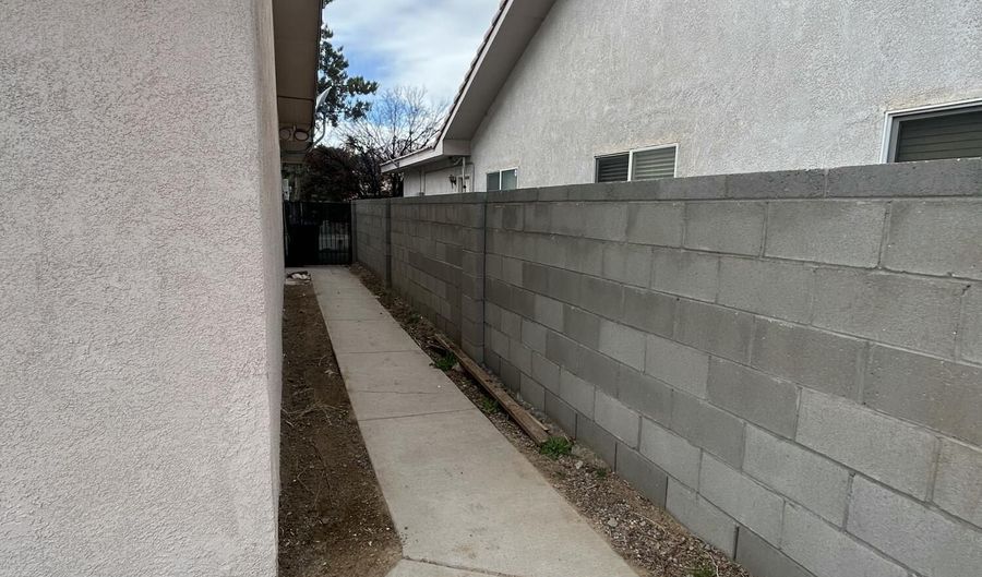 6900 Rancho Vista Pl NE, Albuquerque, NM 87113 - 3 Beds, 2 Bath