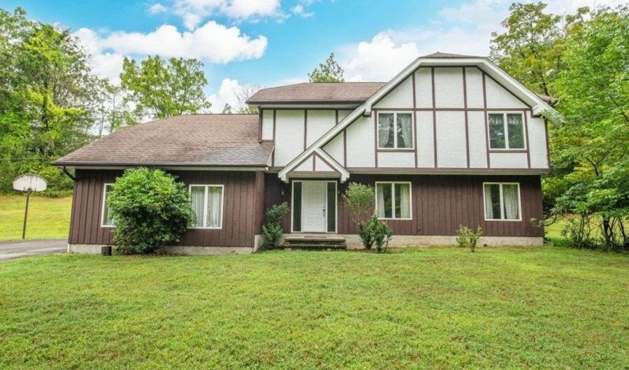 31 Mulford Rd, Andover, NJ 07848 - 3 Beds, 2 Bath
