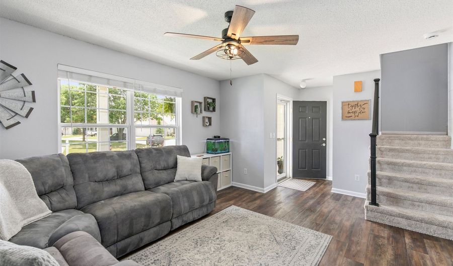 2826 SW Village Cir, Ankeny, IA 50023 - 4 Beds, 2 Bath