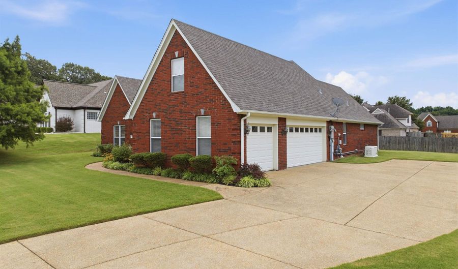 6643 BAUDETTE Ln, Bartlett, TN 38135 - 5 Beds, 3 Bath
