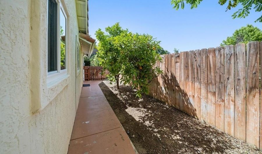 610 Creekside Ave, Oceanside, CA 92057 - 4 Beds, 3 Bath