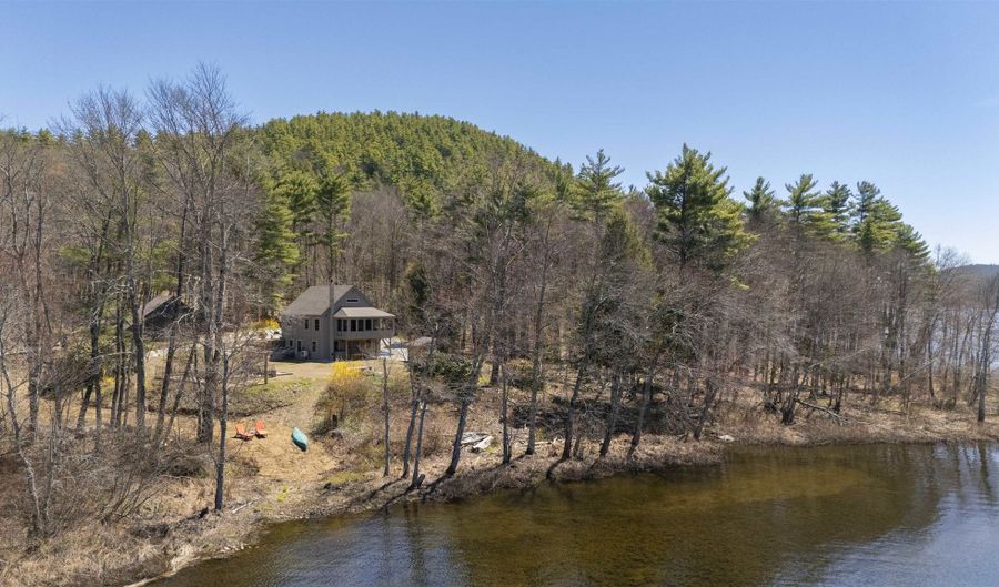 21 Crittenden Rd, Bradford, NH 03221 - 3 Beds, 2 Bath