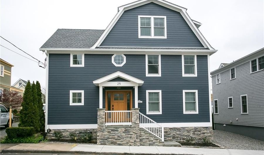25 Dearborn St 2, Newport, RI 02840 - 4 Beds, 3 Bath