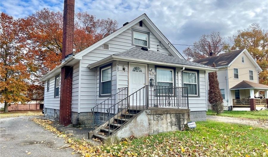 905 Liberty Rd, Youngstown, OH 44505 - 3 Beds, 1 Bath