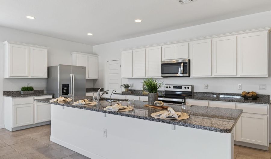 2421 W SABLE Ave, Apache Junction, AZ 85120 - 3 Beds, 2 Bath