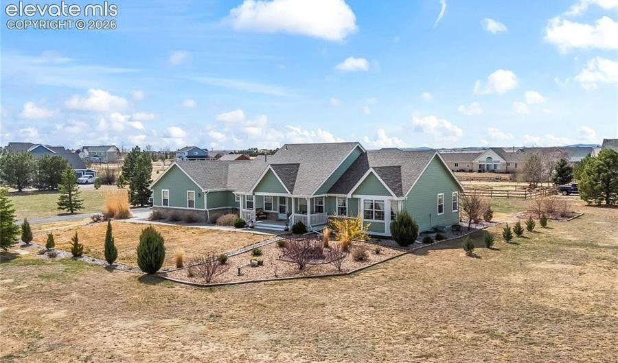 685 Green Gables Way, Bennett, CO 80102 - 5 Beds, 3 Bath