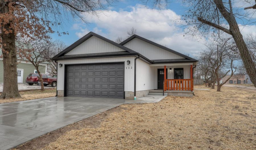 112 Orchard St, Alba, MO 64830 - 3 Beds, 2 Bath