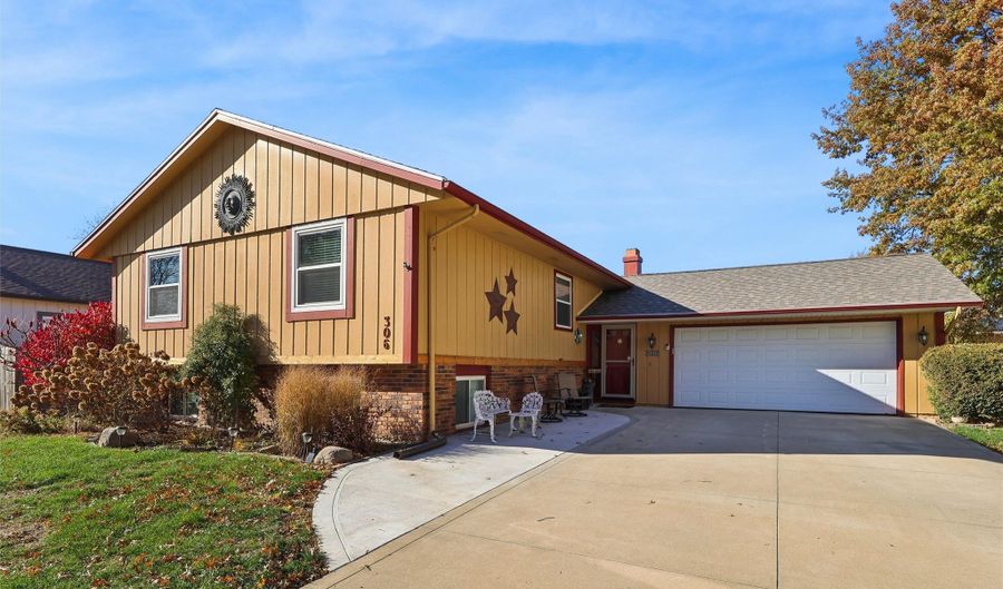 306 NW Bramble Rd, Ankeny, IA 50023 - 3 Beds, 3 Bath