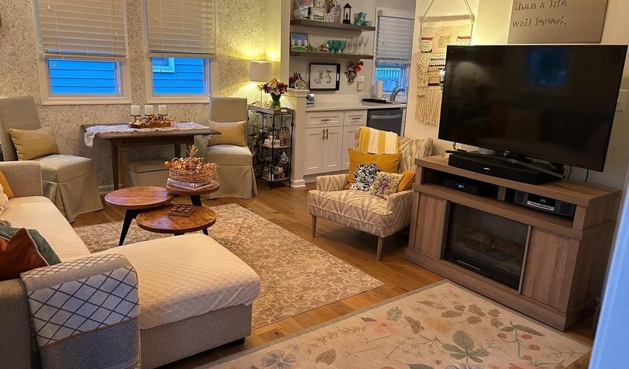 27 DORSEY Ave, Annapolis, MD 21401 - 2 Beds, 1 Bath