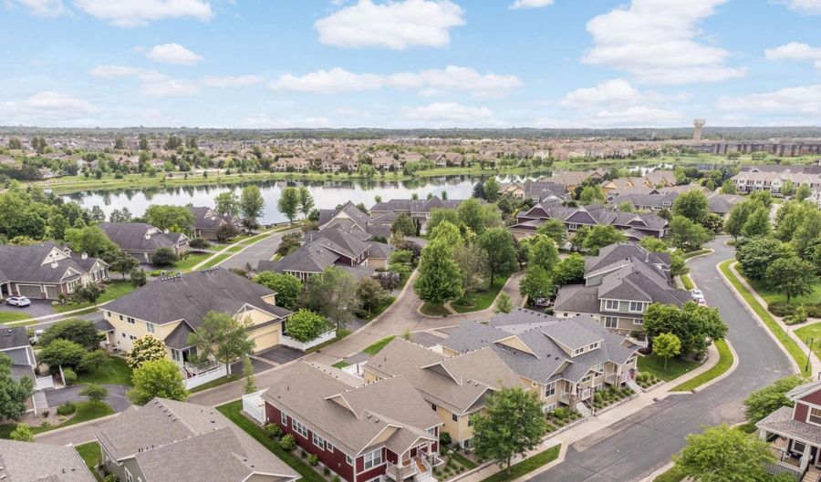 15590 Duck Trail Ln, Apple Valley, MN 55124 - 4 Beds, 4 Bath