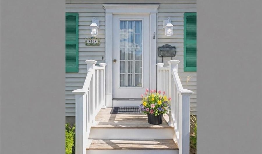 46 North Rd, Jamestown, RI 02835 - 3 Beds, 3 Bath