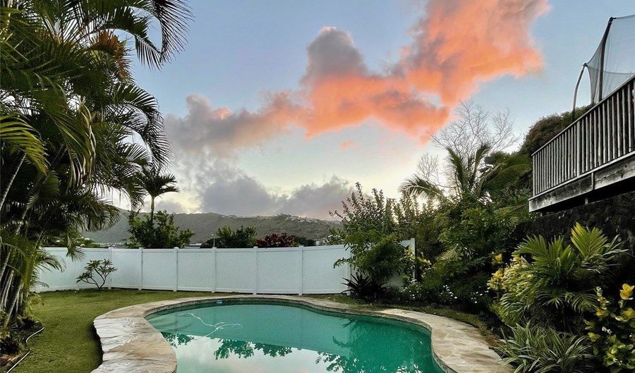 827 Kalalea St, Honolulu, HI 96825 - 4 Beds, 2 Bath