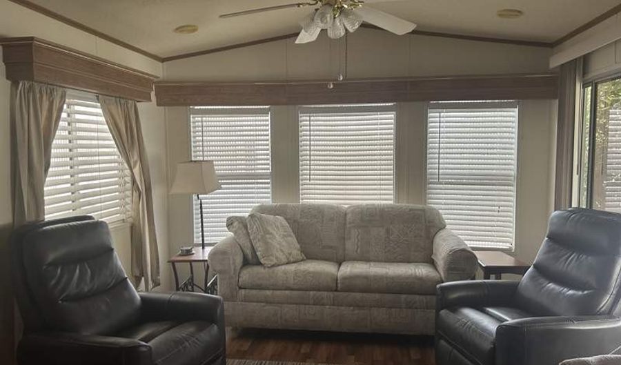 702 S Meridian Rd 0987, Apache Junction, AZ 85120 - 1 Beds, 1 Bath